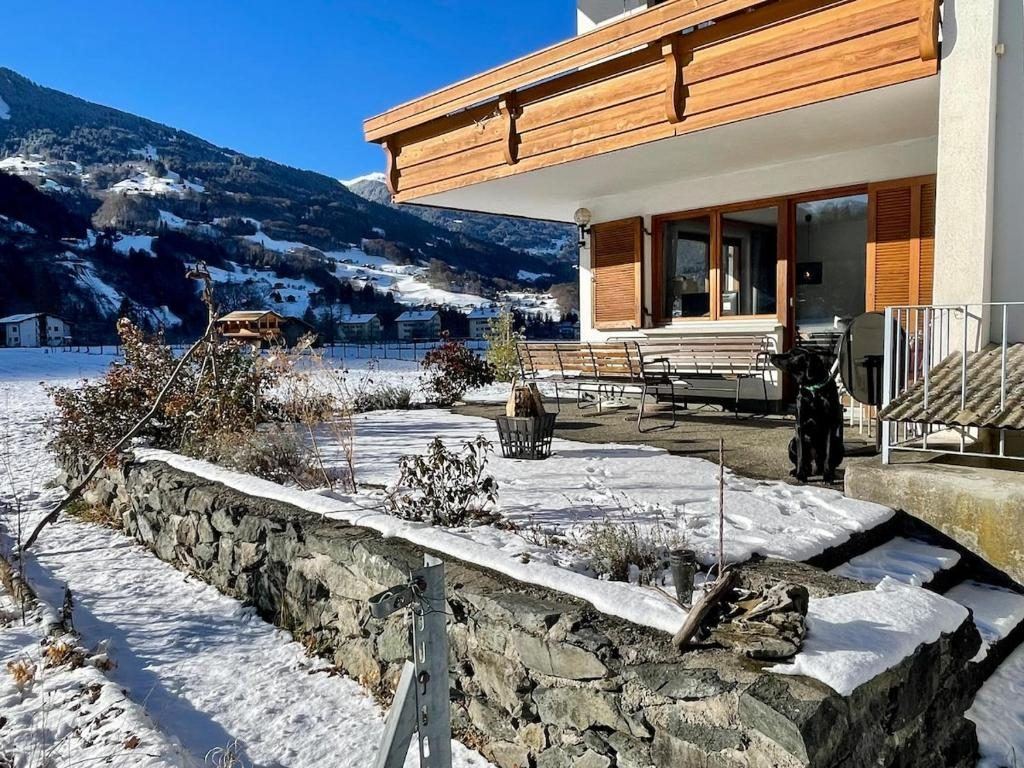 Das Haus mit der Ferienwohnung Whiteberg in Schruns im Winter